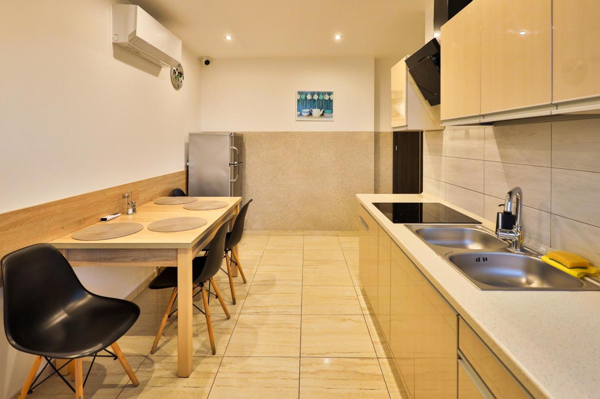 Apart-House Uniejow Exterior foto