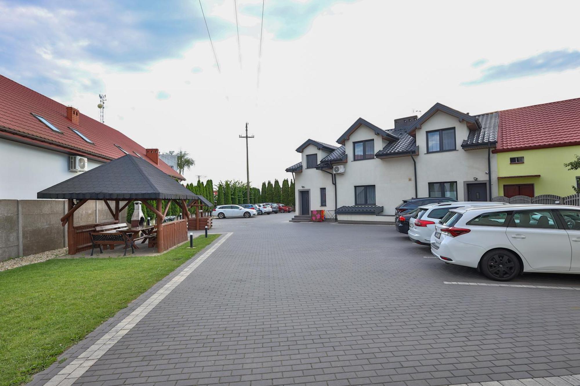 Apart-House Uniejow Exterior foto